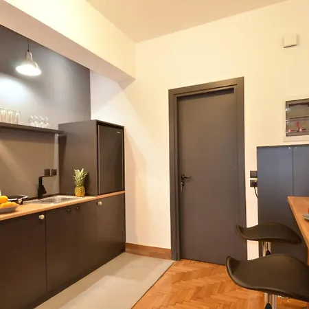 A Modern Rustic Cosy At The Foot Of Mount Lycabettus Atina